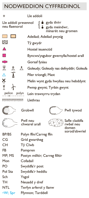 Mae mapiau OS yn defnyddio symbolau safonol. Er enghraifft, mae croes yn cynrychioli addoldy. Mae triongl coch yn cynrychioli hostel ieuenctid. Mae symbol tebyg i oleudy yn cynrychioli goleudy.