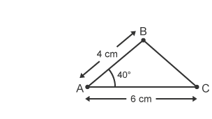 Triongl ABC gydag ongl BAC wedi ei labelu’n 40 gradd, ochr AC wedi ei labelu 6 cm ac ochr AB wedi ei labelu 4 cm